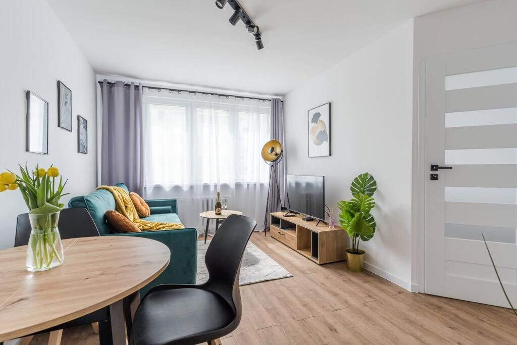 Uroczy Apartament 2 Pokoje - 10 Min Do Morza! Гданьск Экстерьер фото